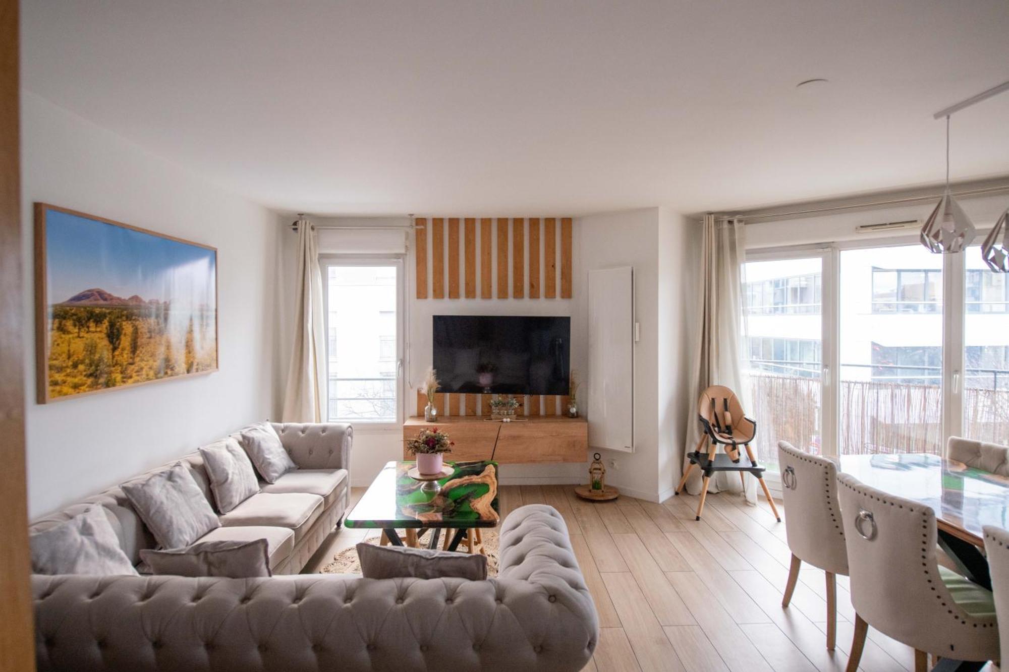 Elise De Roche Equipe Balcon Parking Rer B Apartment Le Bourget Bagian luar foto