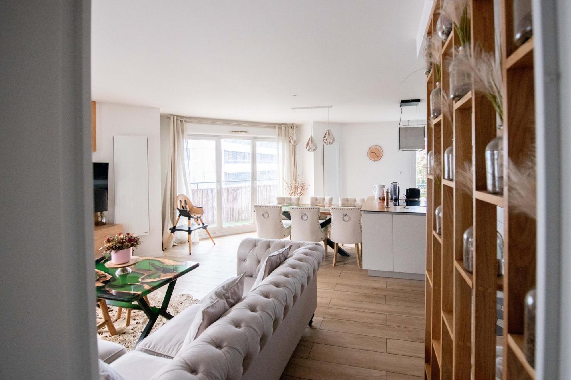 Elise De Roche Equipe Balcon Parking Rer B Apartment Le Bourget Bagian luar foto