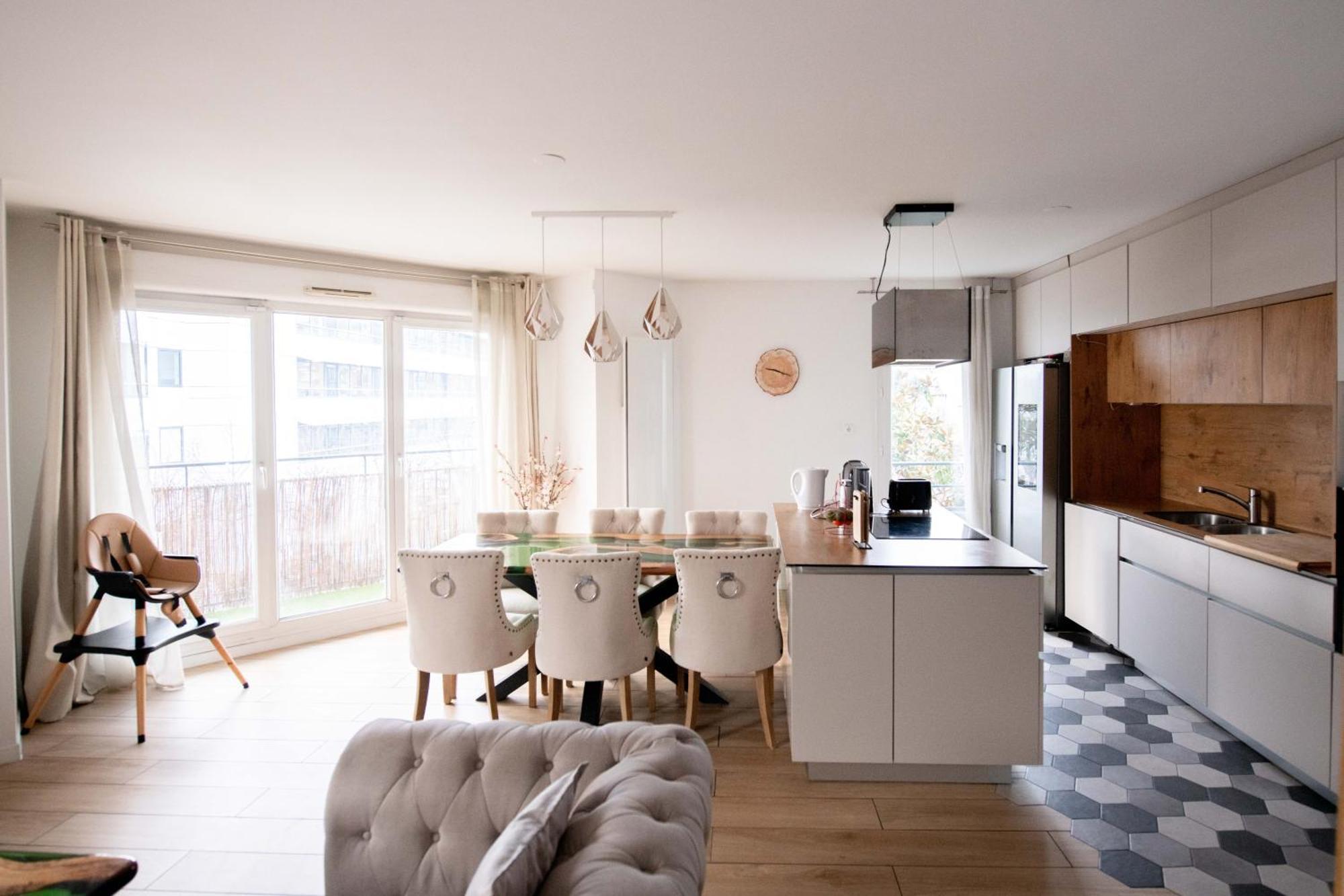 Elise De Roche Equipe Balcon Parking Rer B Apartment Le Bourget Bagian luar foto