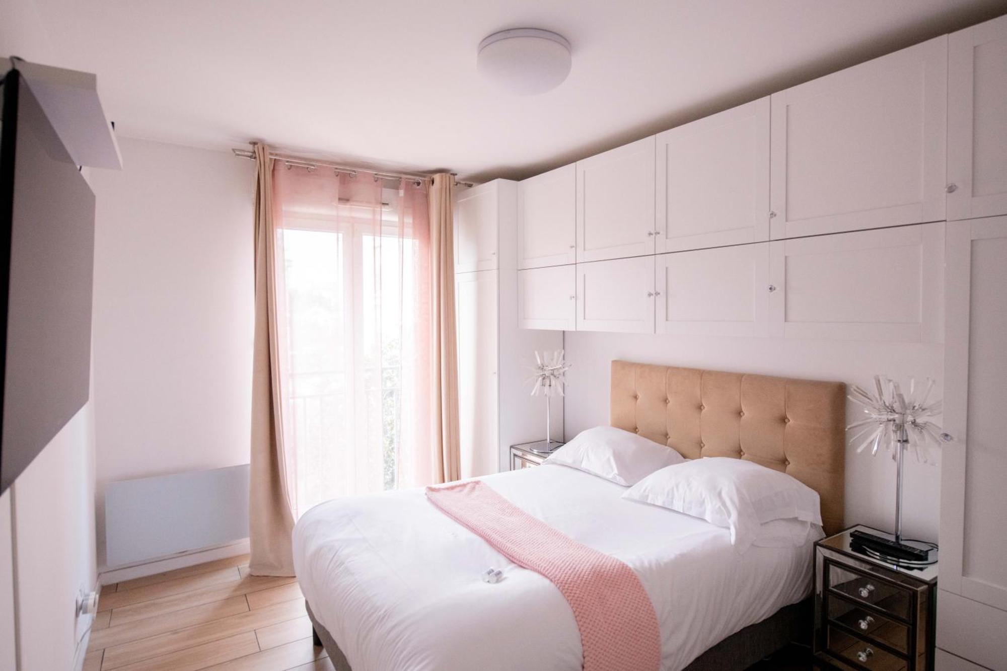 Elise De Roche Equipe Balcon Parking Rer B Apartment Le Bourget Bagian luar foto