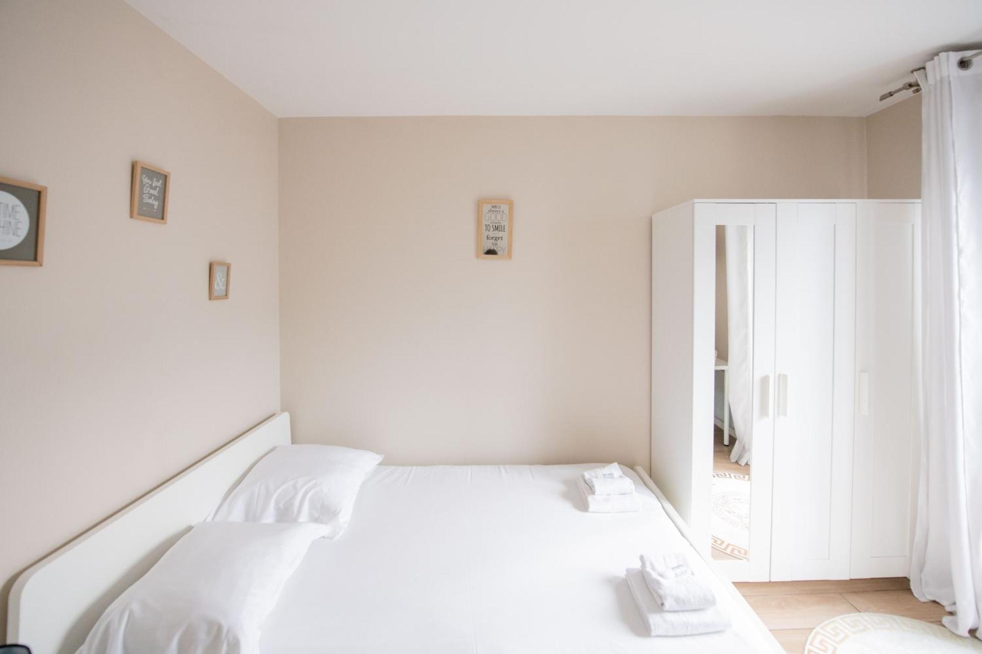 Elise De Roche Equipe Balcon Parking Rer B Apartment Le Bourget Bagian luar foto