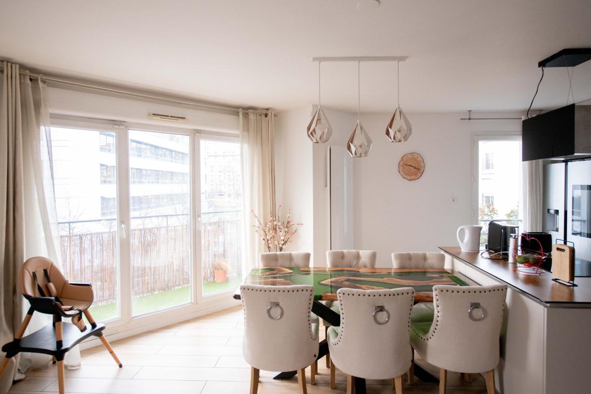 Elise De Roche Equipe Balcon Parking Rer B Apartment Le Bourget Bagian luar foto